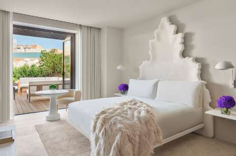 Guest room