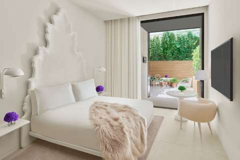 Guest room