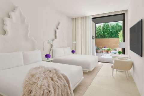 Guest room
