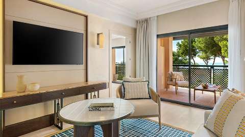 Guest room