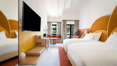 Guest room