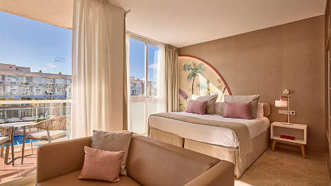 Guest room