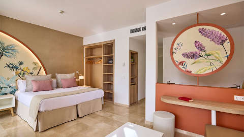 Guest room