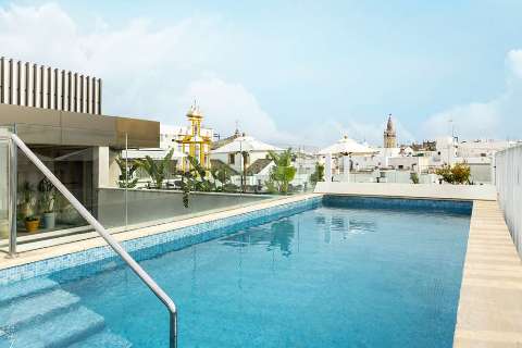 Accommodation - Radisson Collection Hotel, Magdalena Plaza Sevilla - Pool view - Sevilla