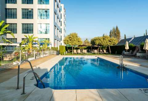 Unterkunft - Hilton Garden Inn Sevilla - Ansicht der Pool - Sevilla