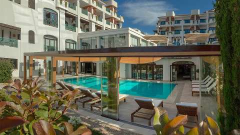 Accommodation - SH Villa Gadea - Pool view