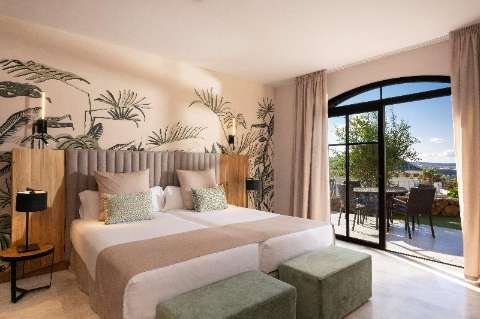 Guest room