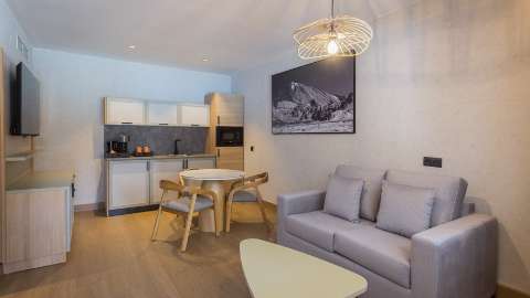 Guest room