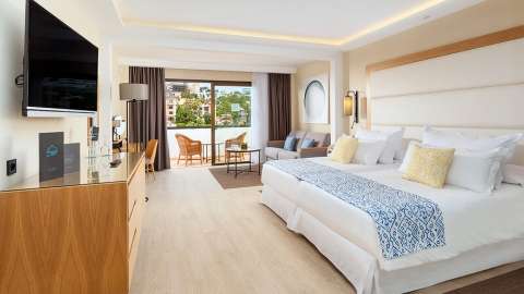 Guest room