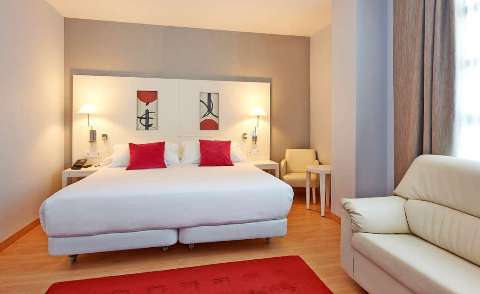 Accommodation - NH Valencia Las Artes - Guest room - Valencia