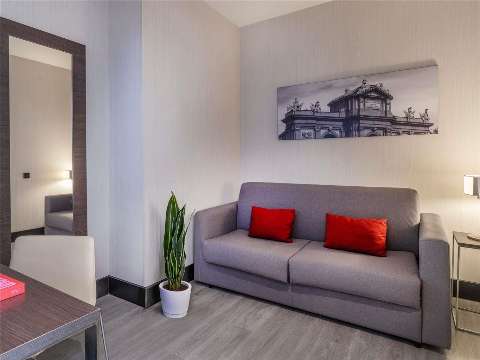 Guest room