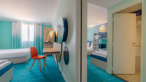 Guest room