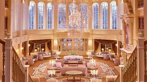 Accommodation - Disneyland Hotel + Tickets - Lobby view - Paris