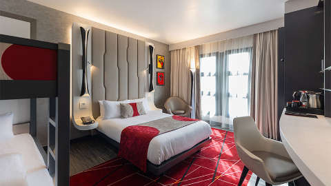 Alojamiento - Disney Hotel New York- the Art of Marvel + Tickets - Habitación - CHESSY