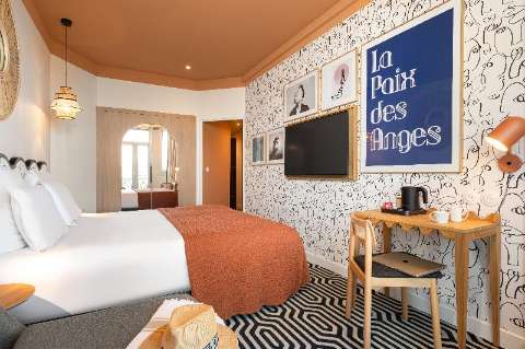 Guest room