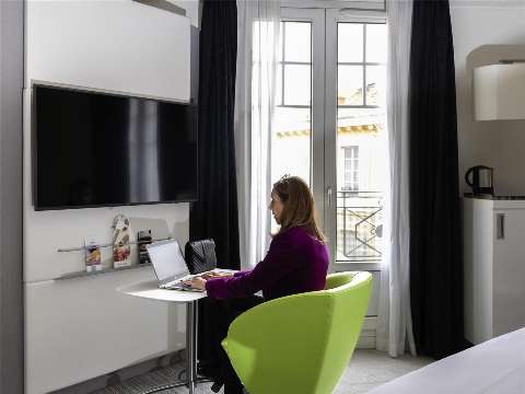 Guest room