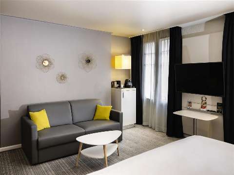 Guest room
