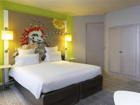 Guest room