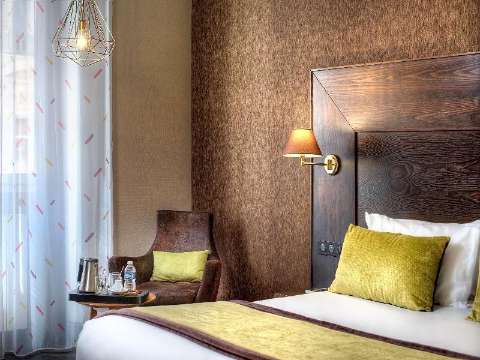 Guest room