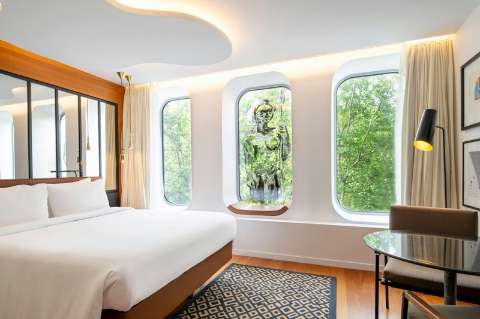 Guest room