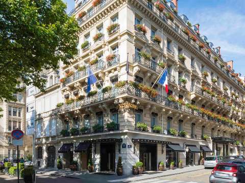 Latest travel itineraries for Avenue Montaigne in November (updated in  2023), Avenue Montaigne reviews, Avenue Montaigne address and opening  hours, popular attractions, hotels, and restaurants near Avenue Montaigne 