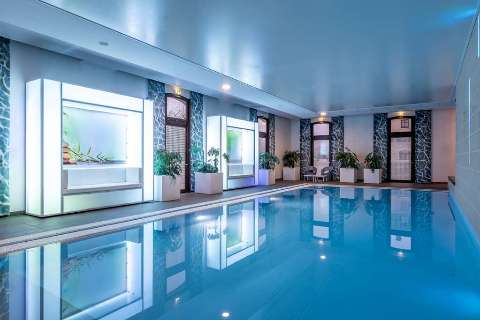 Accommodation - Radisson Blu Hotel Paris. Marne-la-Vallee - Pool view - Magny Le Hongre