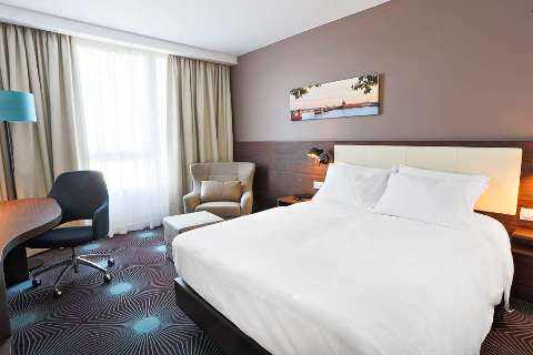 Accommodation - Hampton by Hilton Toulouse Airport - Guest room - Blagnac