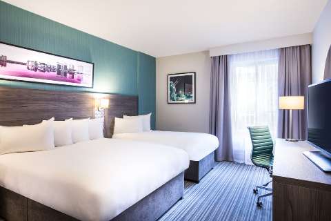 Accommodation - Leonardo Hotel Belfast - Guest room - BELFAST