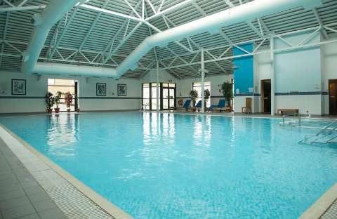 Accommodation - DoubleTree by Hilton Edinburgh Airport - Pool view - Edinburgh