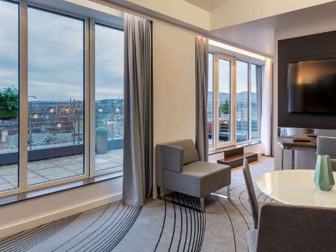 Accommodation - Novotel Edinburgh Centre - Guest room - EDINBURGH