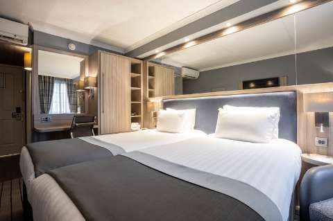 CITY CTR THEATRELAND