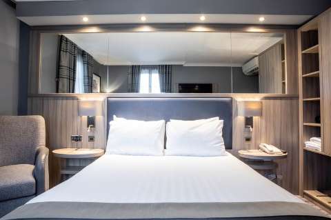 CITY CTR THEATRELAND