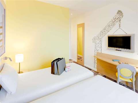 Guest room