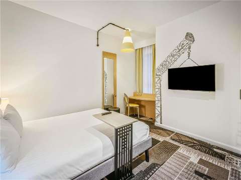 Guest room