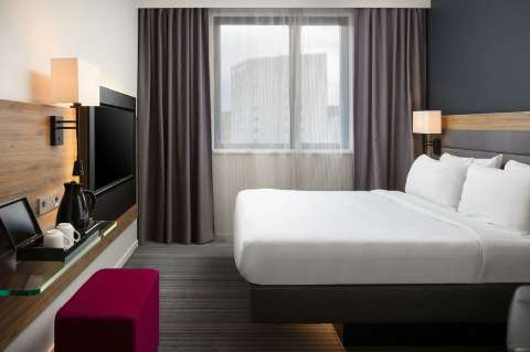 Accommodation - Moxy Glasgow Merchant City - Guest room - Glasgow