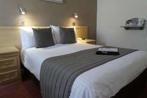 Accommodation - Monterey Hotel Sure Hotel Collection by Best Western - Guest room - St Saviour