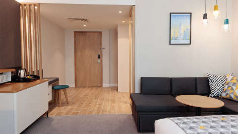 HEATHROW BATH ROAD by IHG