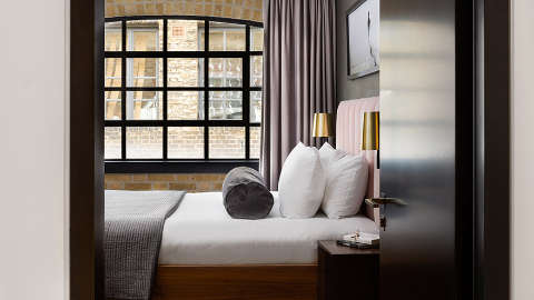 Accommodation - Native Bankside - Guest room