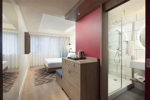 Guest room