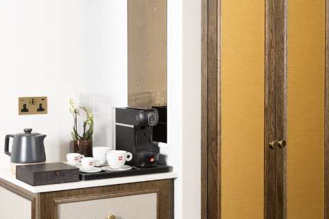 Guest room