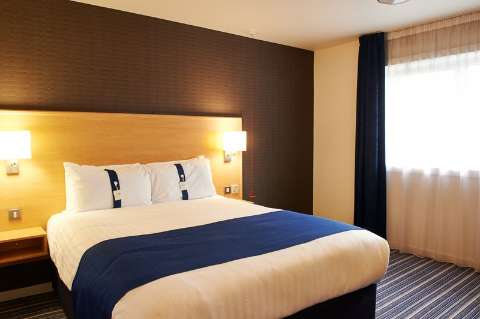 Accommodation - Holiday Inn Express MANCHESTER AIRPORT - Guest room - Manchester