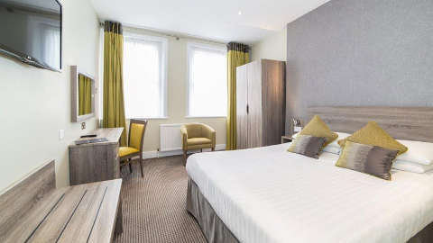 Accommodation - Phoenix Hotel  - Guest room - London