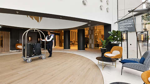 Accommodation - Hotel Riu Plaza London Victoria - Lobby view