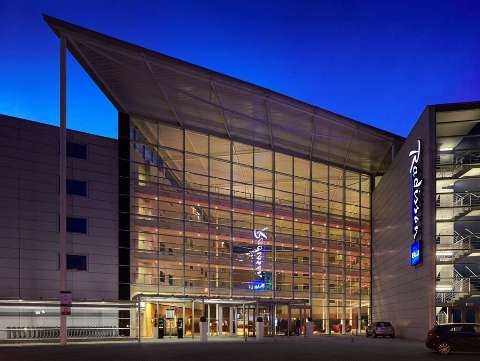 Accommodation - Radisson Blu Hotel London Stansted Airport - Exterior view - Stansted