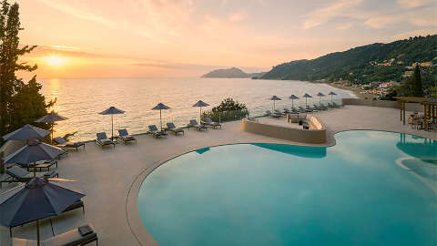 Accommodation - Ella Alkyna - Pool view