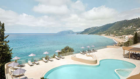 Accommodation - Ella Alkyna - Pool view