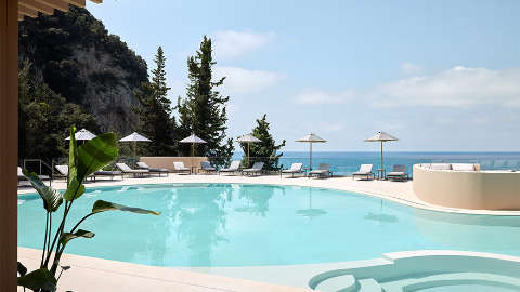 Accommodation - Ella Alkyna - Pool view