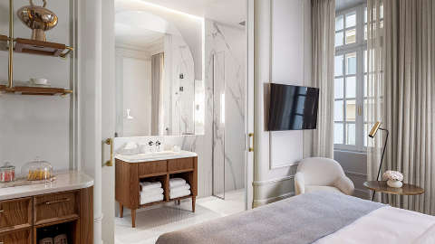 Guest room