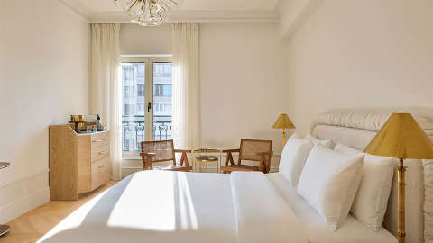 Guest room