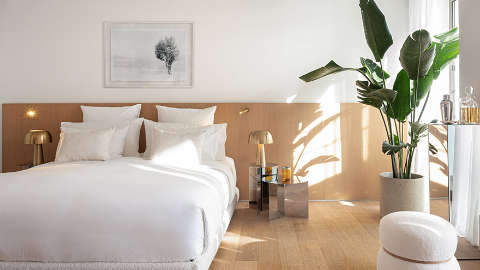 Guest room